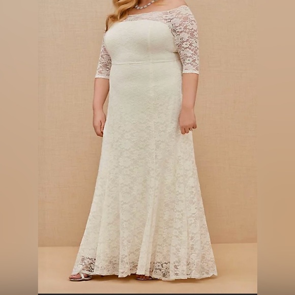 Torrid Ivory Lace Off Shoulder Fit & Flare Wedding Dress plus size 20 - Picture 5 of 9